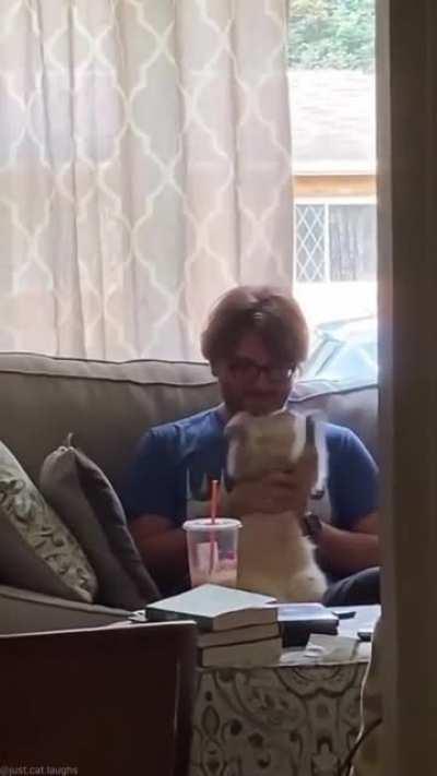 MaN CaUghT StRaNgLiNg CaT tO DeAth