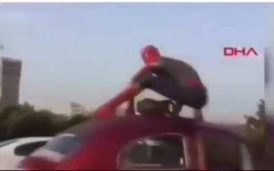 Spiderman bile selam veriyor siz vermiyorsunuz pis kâfirler