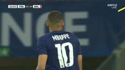 ESPN commentator's adverse reaction to an Mbappe dive