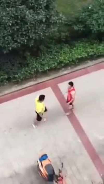 I was told this belongs here. A beautiful single-leg takedown before a devastating football kick. What followed was very scary spasm.