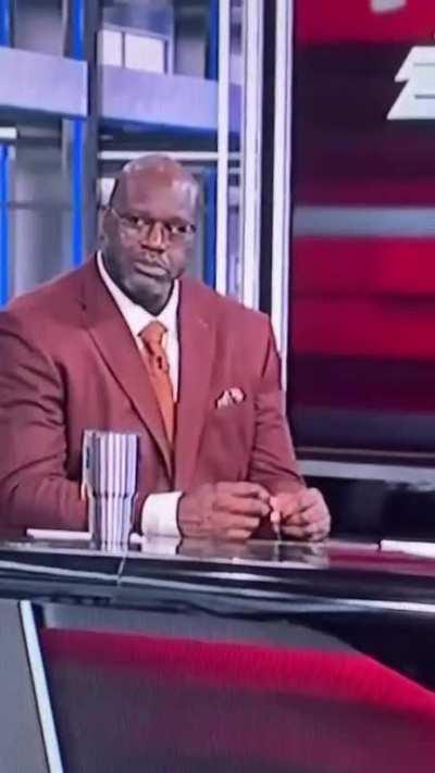 Shaq wanted to laugh so bad 😂