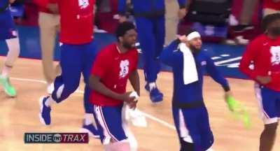 [Highlight] Mic’d Up Embiid is fired up at Dwight Howard and Shake Milton