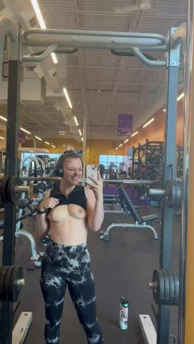 I love giving the boys gym motivation (;