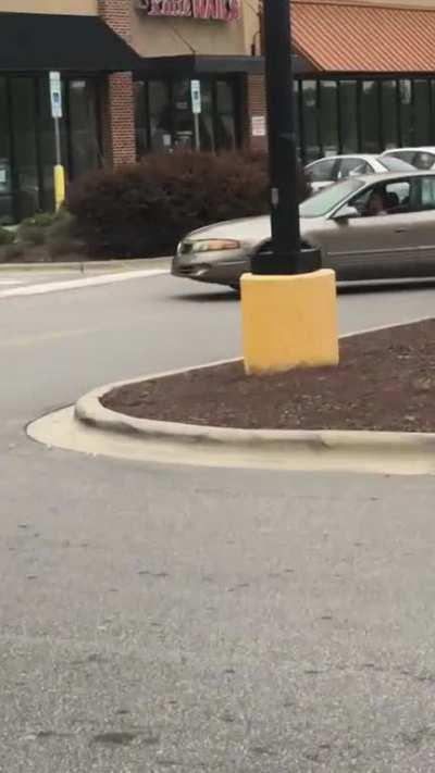 Car noise go SKREEEEE