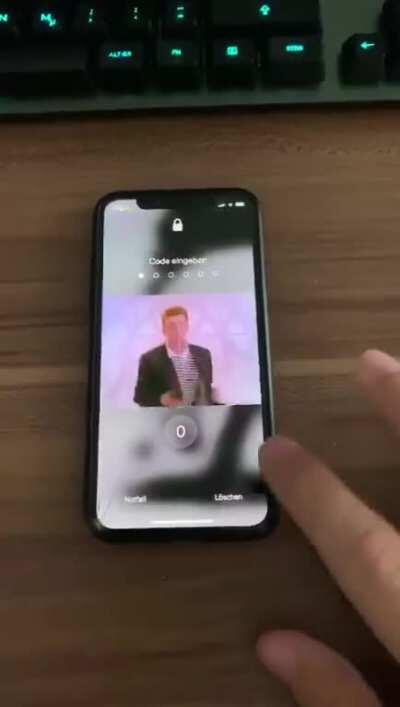 [Release] RRPass - Rick Roll anyone that tries to enter your phone