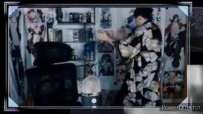 *lloranding de risa*