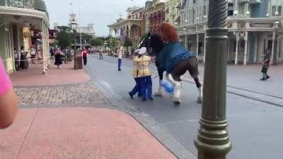 Horse gets spooked by balloon at Disney’s reopening today