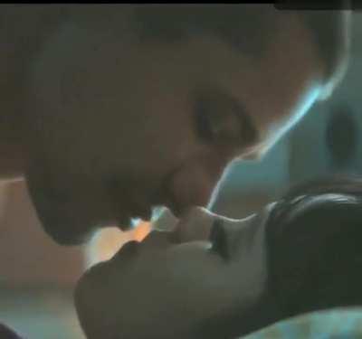 Jenna loves some tongue.