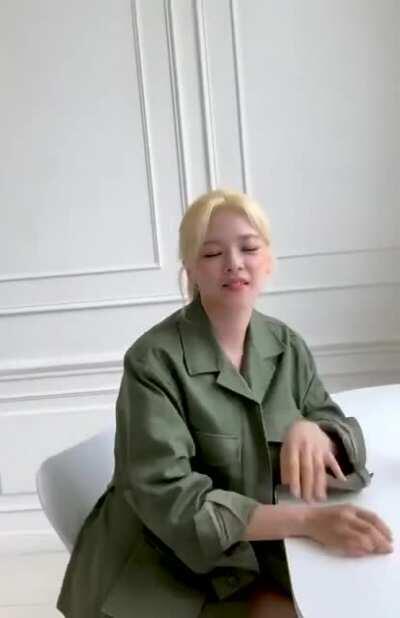 200905 Jeongyeon (AR Photo Card)