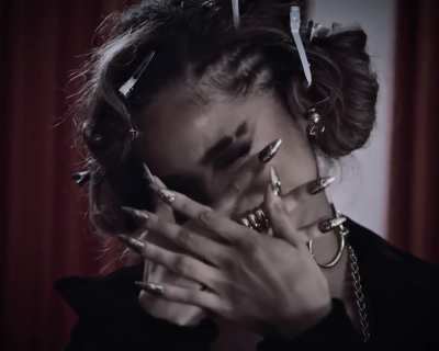 Still think about this outfit daily.