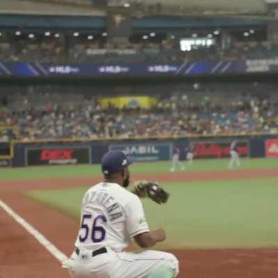 [Highlight] [MLB] Randy Arozarena's mom is getting to watch her son play in the Majors for the first time today. She threw out the first pitch pregame.