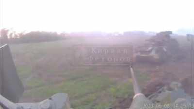 Ukrainian Bradley POV from bunched up convoy