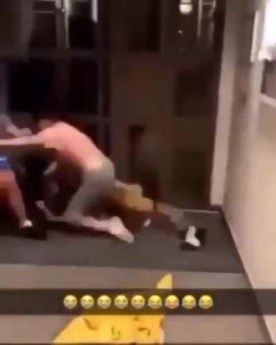 Женский кусь песпощаден)