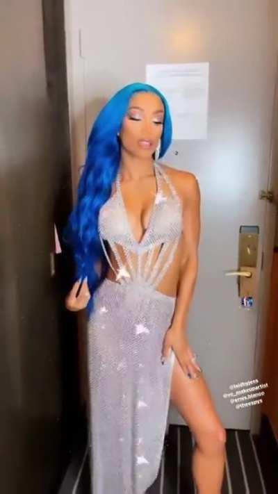 So sexy in this dress