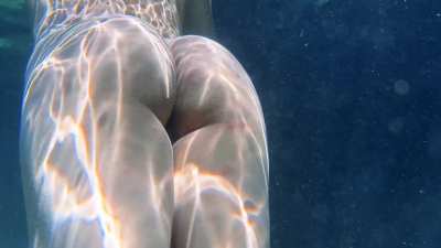 forgot my swimsuit… on purpose