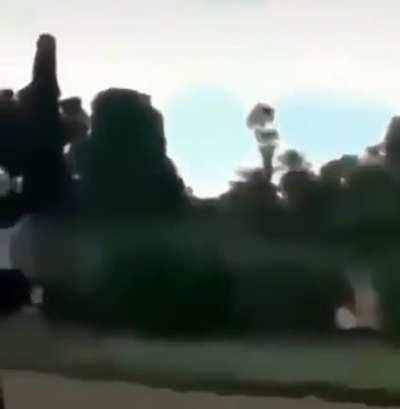 Te fuiste escrachado por tuiter, machito