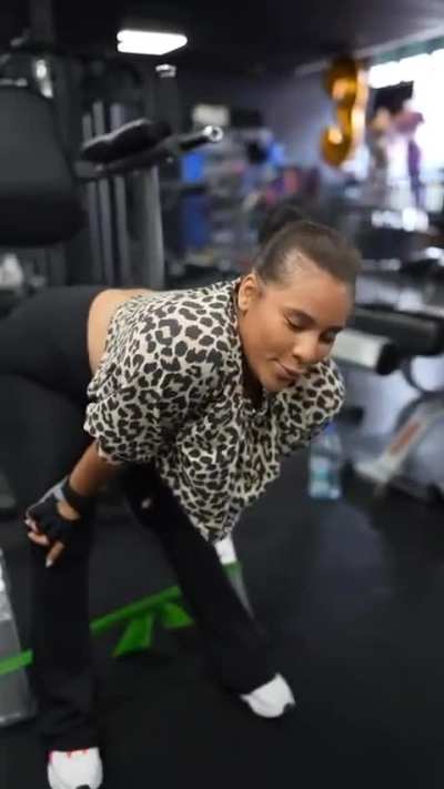 Cyn Santana (@cynsantana)