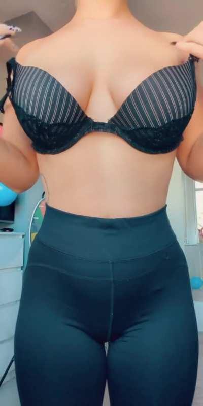 My personal trainer said I should work out in my underwear... I guess he's right 😋