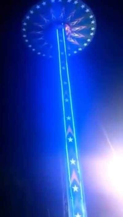 Amusement Ride crashes to ground