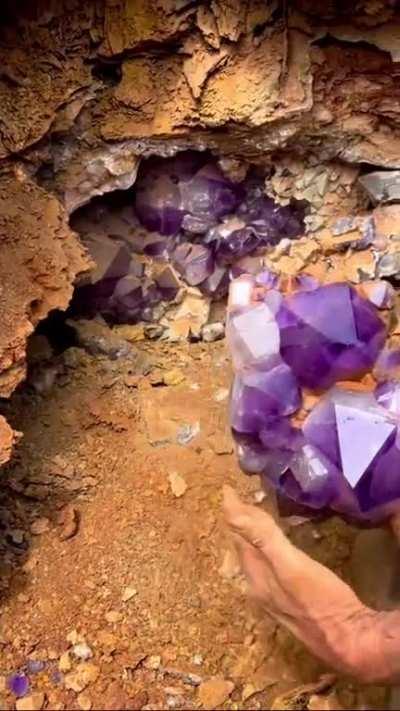 Crystal Hunting in Australia