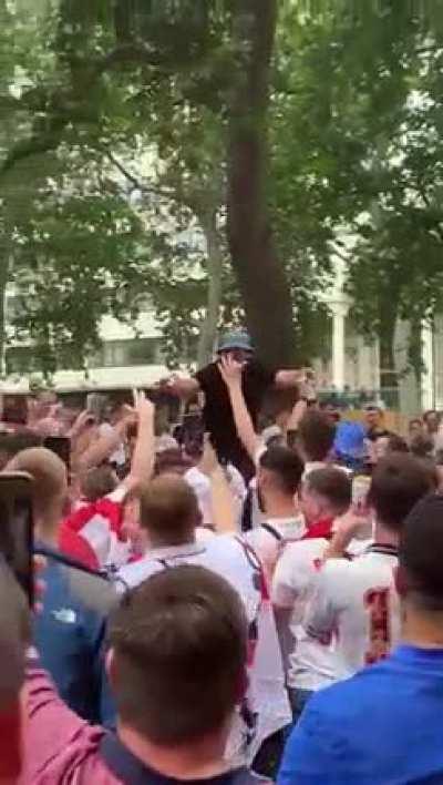 Just a quick line before the match starts