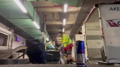 How Qantas treats your baggage