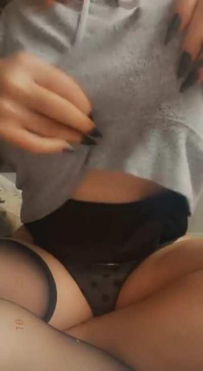 Baggy jumpers no need for a bra