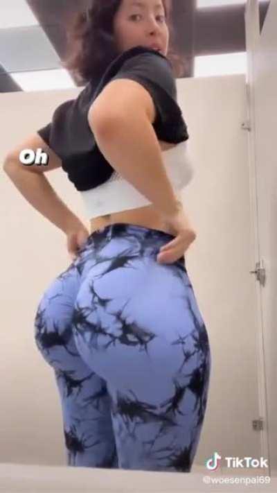 Couple more Asses: Woesenpai69, barrerarocio