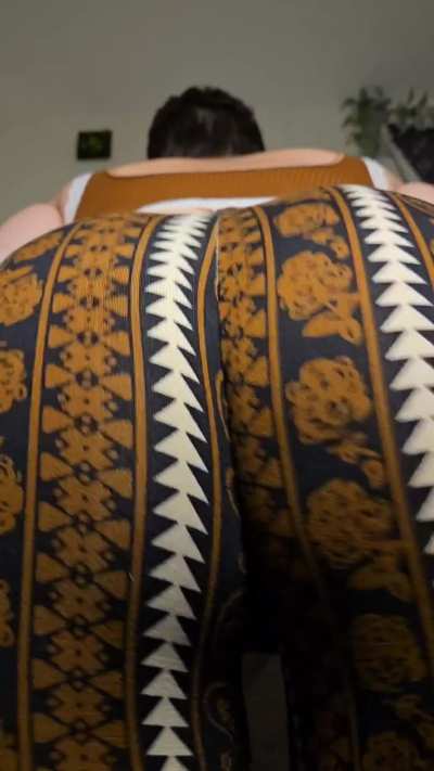 These new flare pants are perfect lol