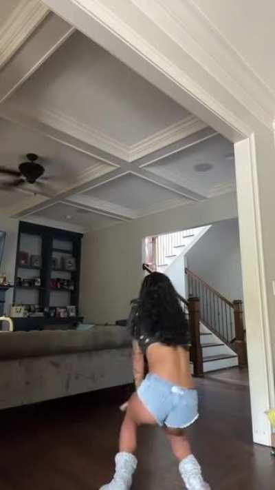 Upvote if you love seeing that ass hanging out of skimpy ass clothes