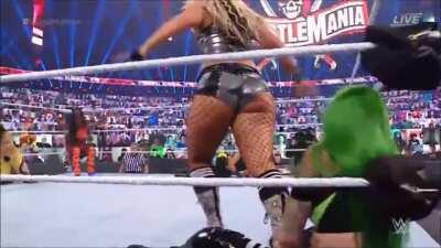 Toni Storm Hip Attacks Shotzi Blackheart & Naomi