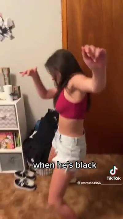Cutie👸🏻Loves Black Guys