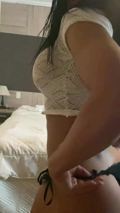 These private videos of her are Porn worthy 🤤👙