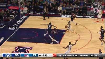 [Highlight] Naz Reid stuffs House Jr. and Ant hits the 3 in transition!