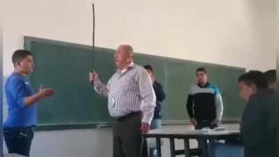 Western schools VS Arabic schools 😂🤦