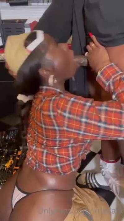 She got some fire ass content !! Join premium to see more