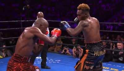 Tony Harrison demonstrates a perfect catch & give. Perrying/blocking Charlo’s jab then countering right away with his own. Harrison returns to action on March 11th against WBO#1/WBC#2 ranked contender Tim Tyszu (21-0 15 KO’s)