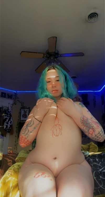 do u wanna play with my pink nipples🥺