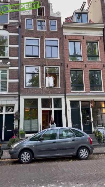 Moving a washing machine in Amsterdam