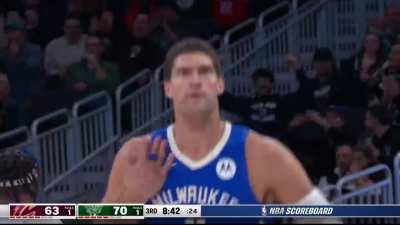 [Highlight] Brook Lopez drains a deep triple to give him 24 PTS on the night on 6/7 3PT