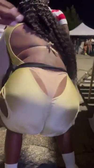 Thickaz gwaan baddd 😍🔥