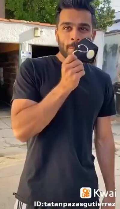 Face reveal in public