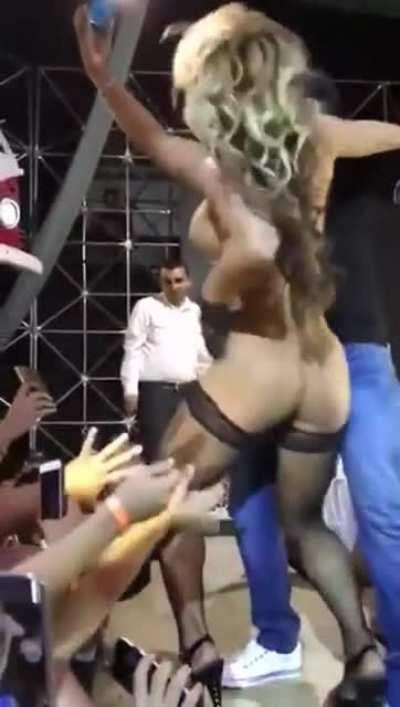 Esperanza Gomez dancing nude in front of an audience is like throwing meat to hungry wolves