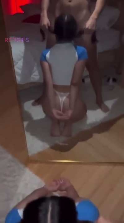 I always offer blowjobs on the first date… is that a red flag