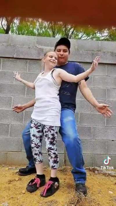 They're the ringworm leaders of their own circus 🪱🎪