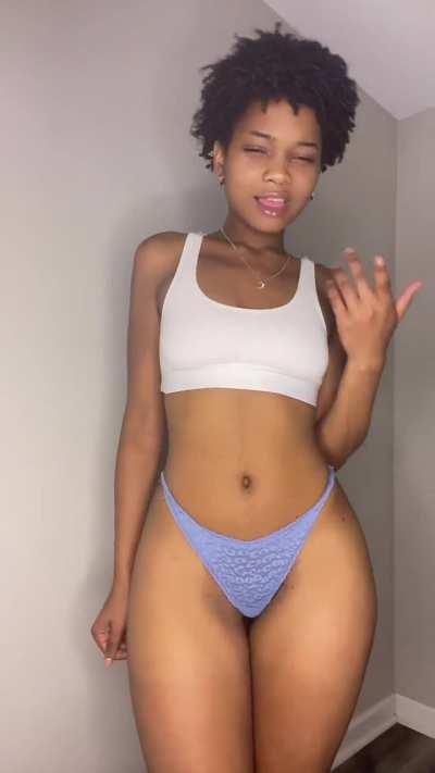 Ciara(@cloudyxkinks)