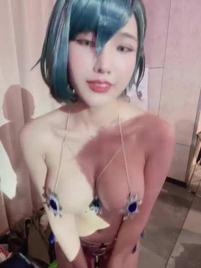 Tamaki bouncing in her Fortune swimsuit (Minichu)