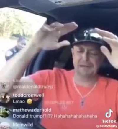 Futuro do bolsonarismo: A seita religiosa travestida de ideologia política. O cara faz uma ORAÇÃO pedindo que Trump venha a seu socorro e afaste a polícia.