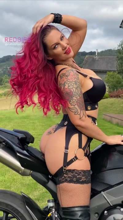 Anyone into Bikes 🏍 😜