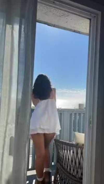 Sarah Curr [Free Friday]